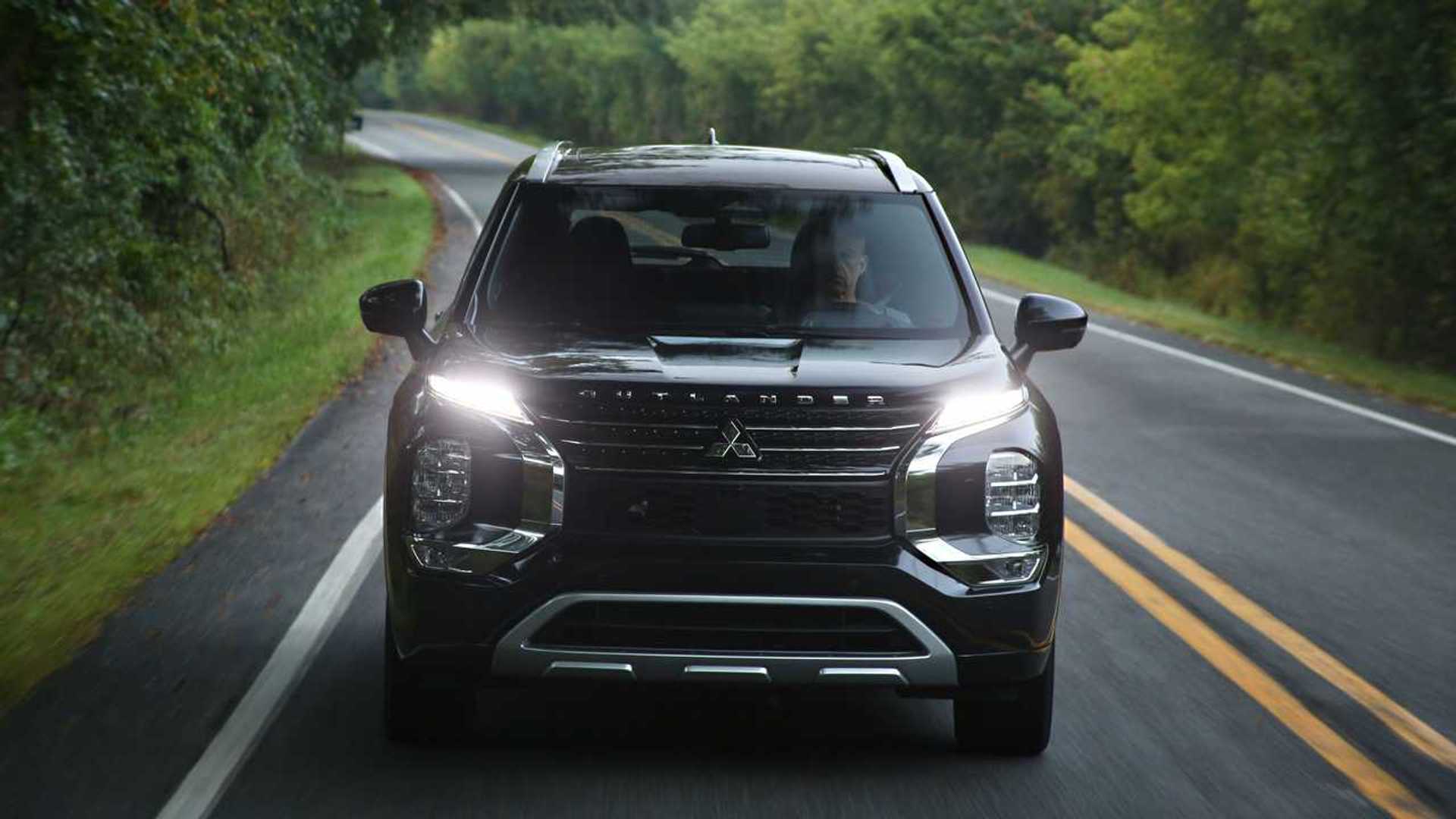2023-mitsubishi-outlander-phev-exterior (1)