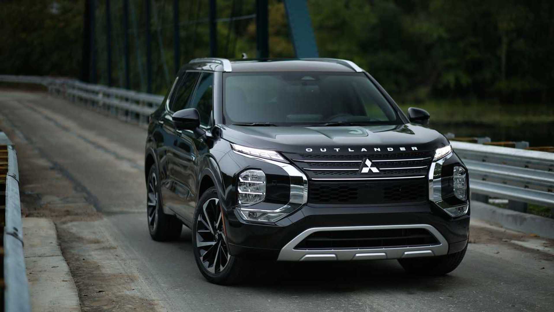 2023-mitsubishi-outlander-phev-exterior
