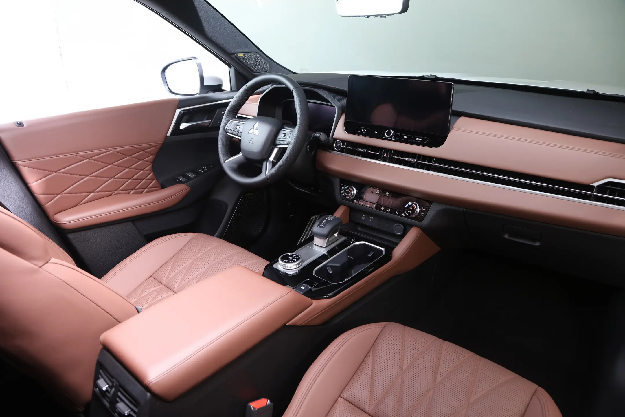 2025 Outlander new interior from side SM