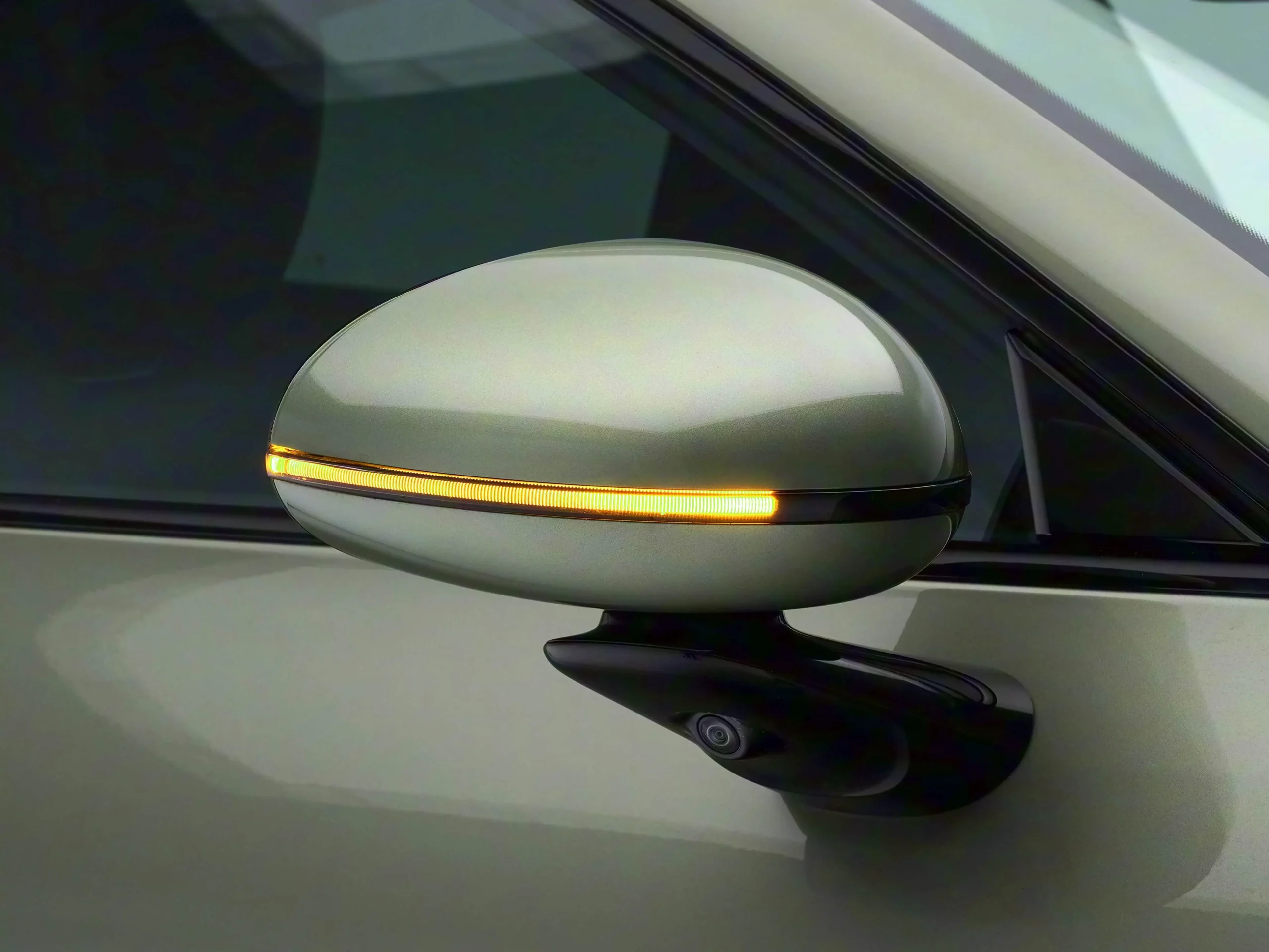 زاویه گرفتن خودکار آینه هنگام دنده عقب