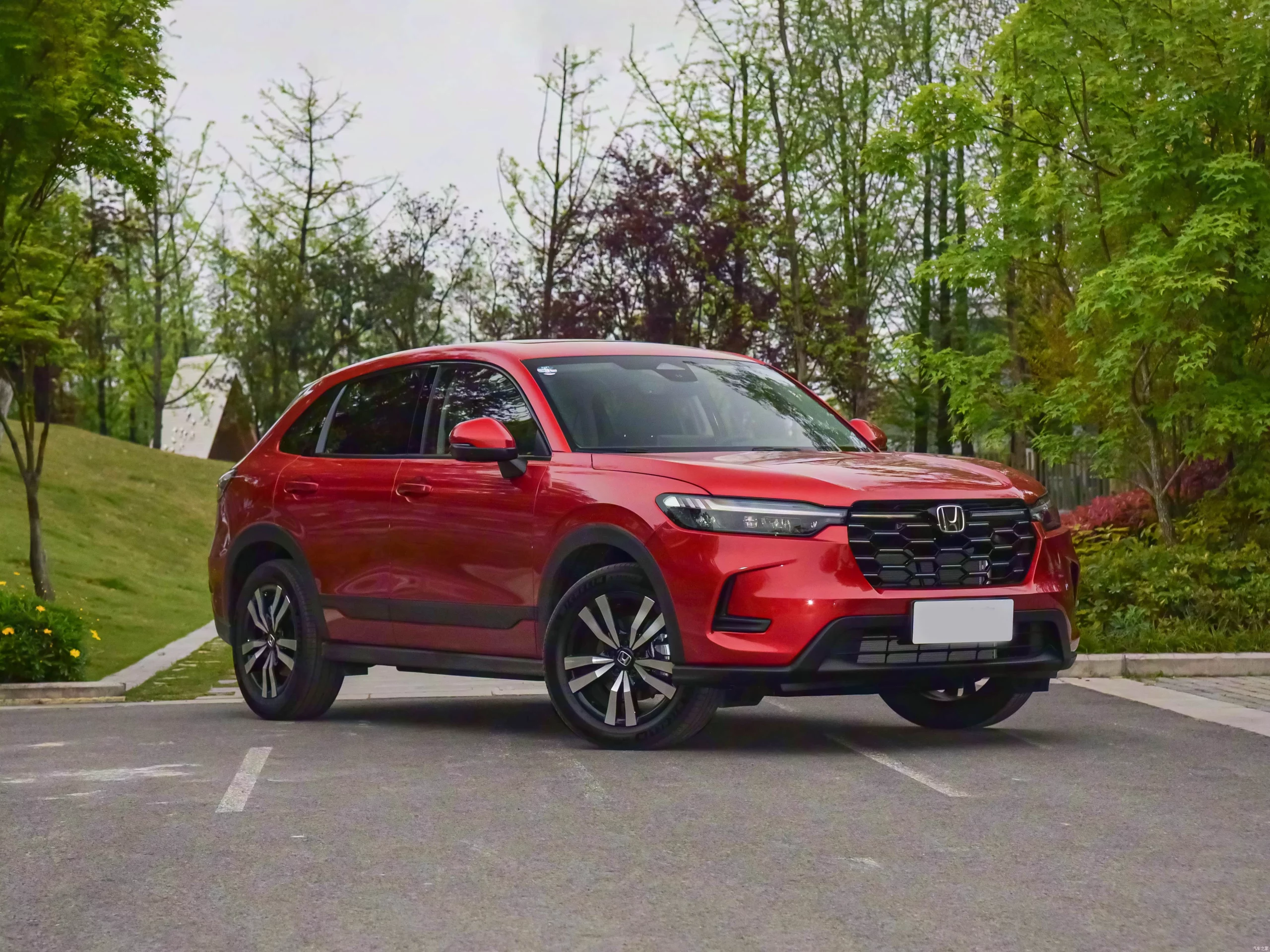 ترکیبی هوشمند از قدرت، نرمی و بهره‌وری 